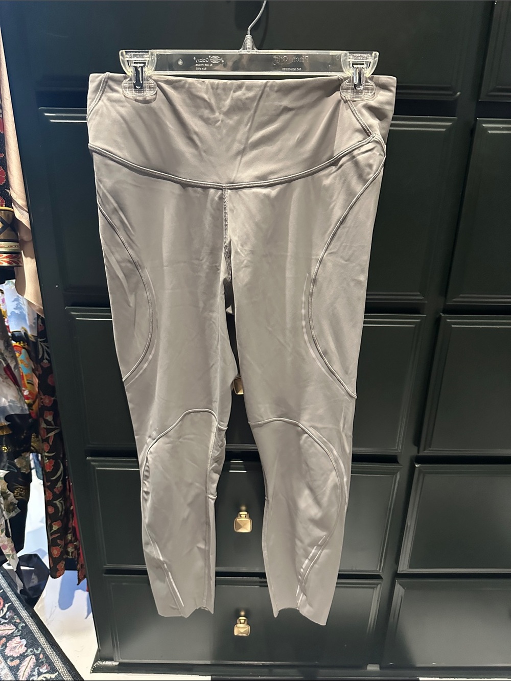 Lululemon 10 Light Gray Athletic Leggings - High Waist Seam Detail